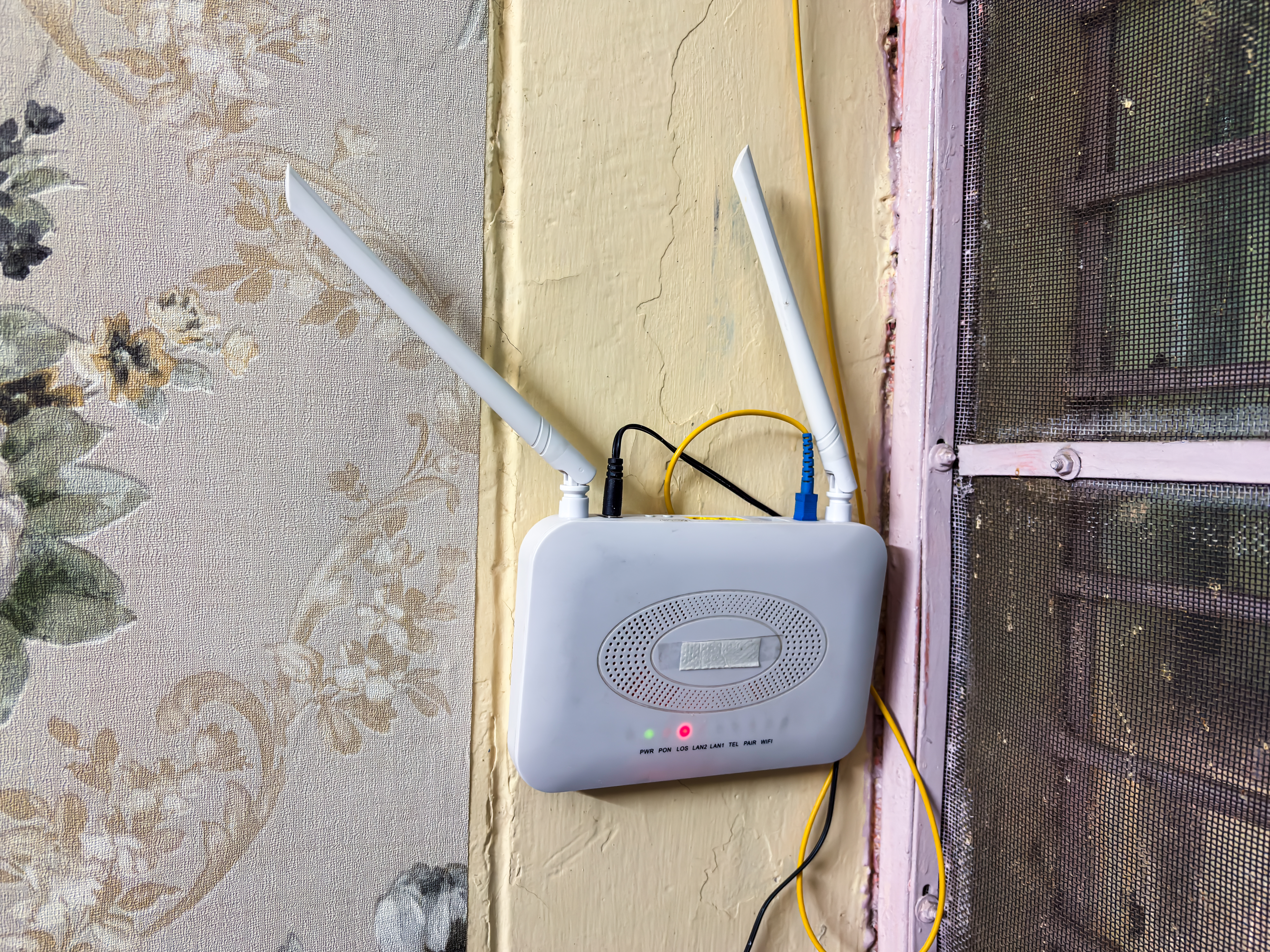 Fiber Optic Router Showing LOS Red Light Network Connection Problem